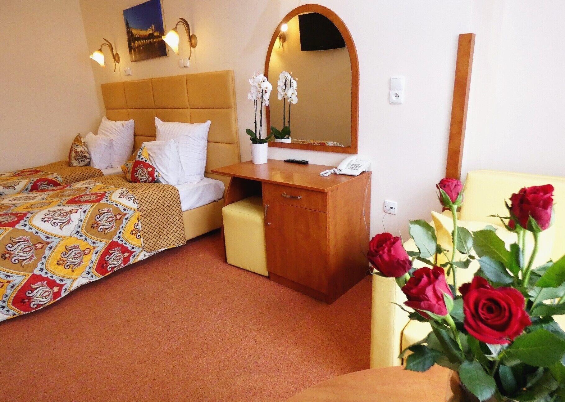 Private 2-Bedroom Apartment Krakau Buitenkant foto
