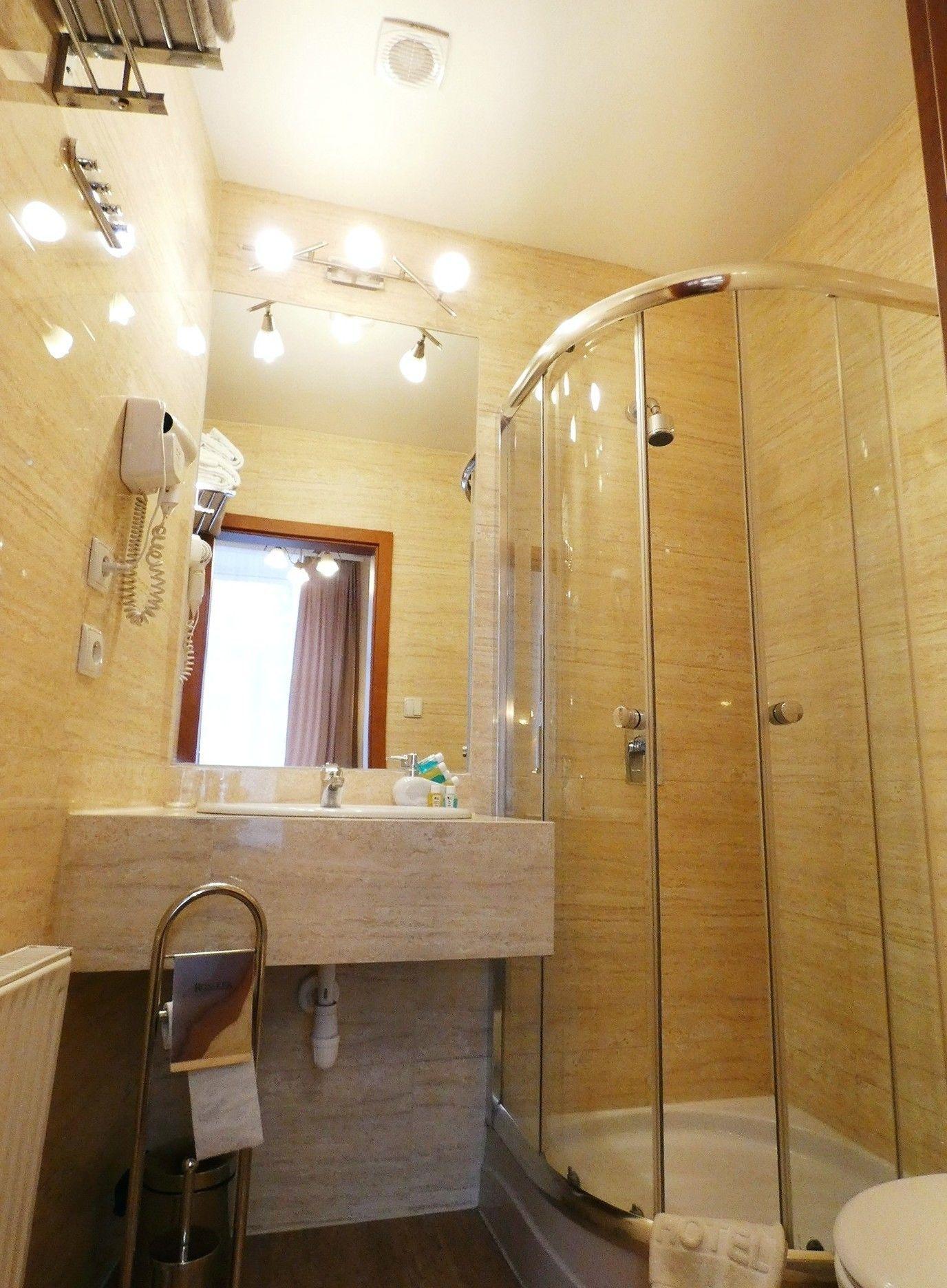 Private 2-Bedroom Apartment Krakau Buitenkant foto