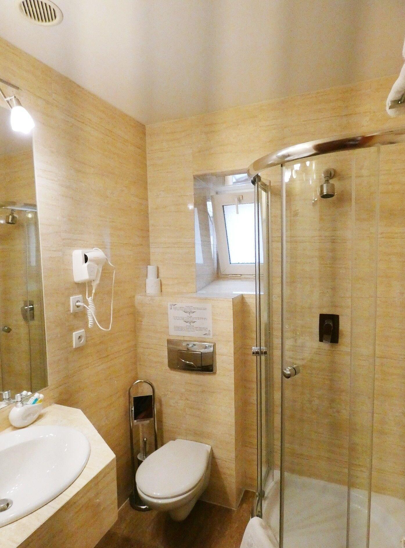 Private 2-Bedroom Apartment Krakau Buitenkant foto