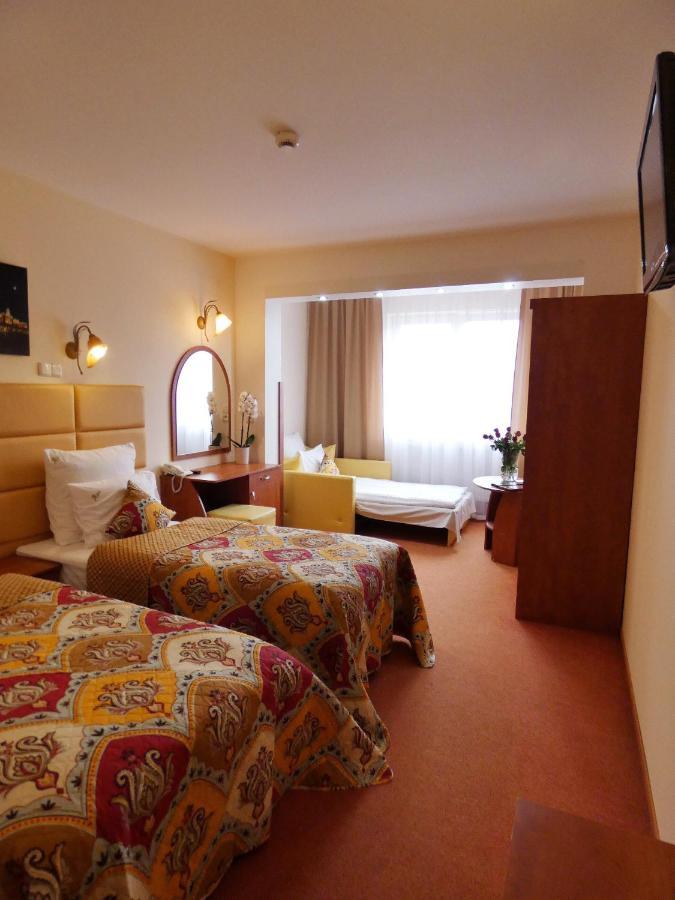 Private 2-Bedroom Apartment Krakau Buitenkant foto
