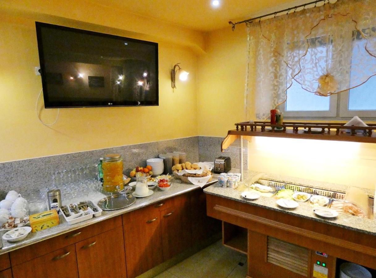 Private 2-Bedroom Apartment Krakau Buitenkant foto