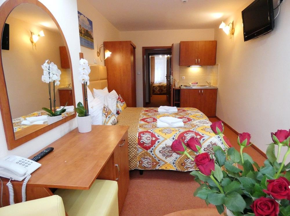 Private 2-Bedroom Apartment Krakau Buitenkant foto