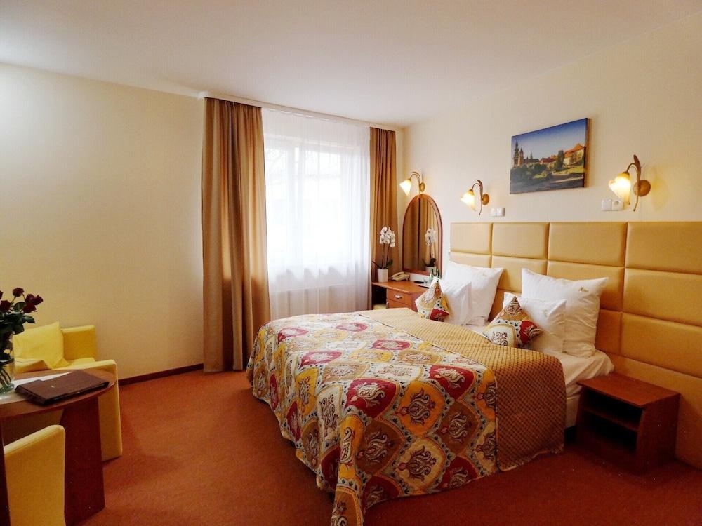Private 2-Bedroom Apartment Krakau Buitenkant foto