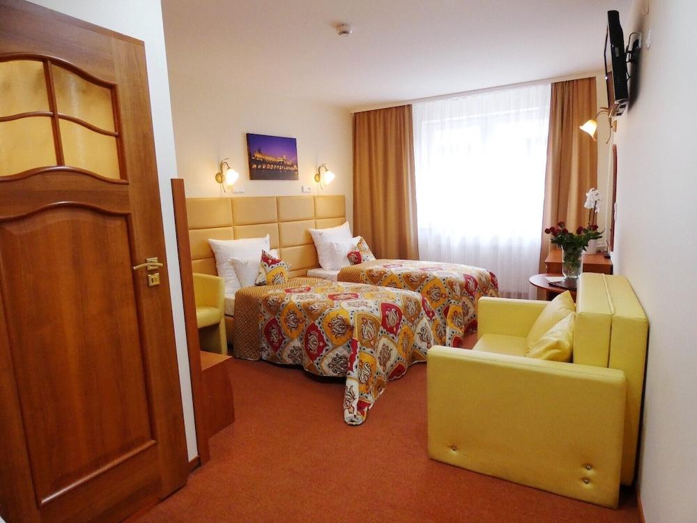 Private 2-Bedroom Apartment Krakau Buitenkant foto