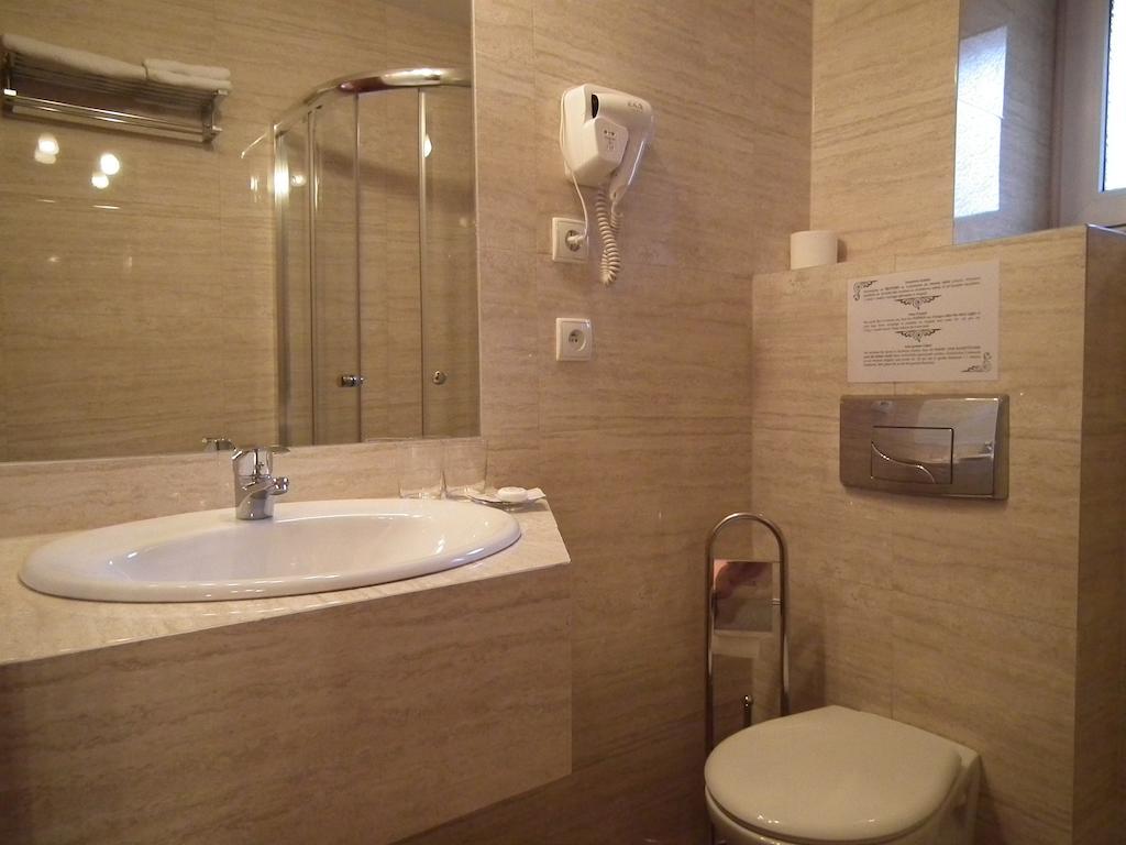 Private 2-Bedroom Apartment Krakau Buitenkant foto
